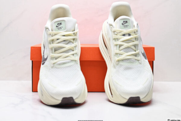 Nike Vomero Premium Running Shoes, Comfortable, Shock Absorbing and Anti-slip, Low-top Style - Image 5
